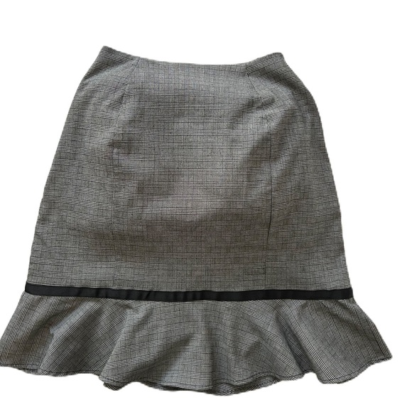 Pathology Black and Gray Plaid Skirt Size 10 - Picture 4 of 4
